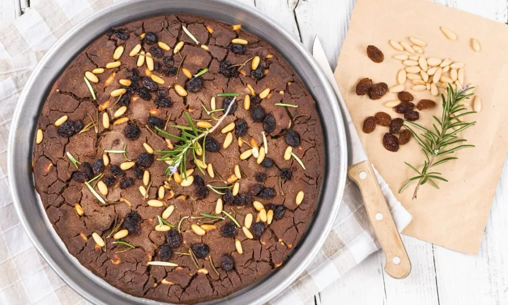 Castagnaccio: il dolce delle castagne
